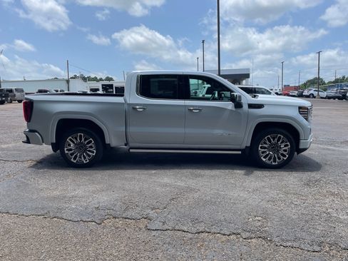 New 2026 GMC Sierra 1500 Denali Ultimate AWD/4WD image 7