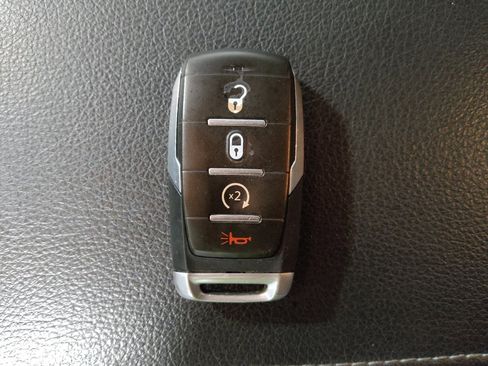 Used 2020 RAM 1500 Big Horn AWD/4WD image 32