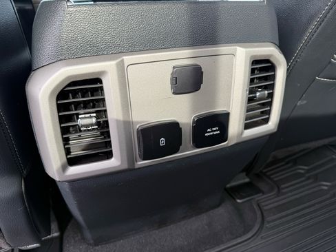 Used 2022 Ford F250 Lariat w/ Lariat Value Package image 16