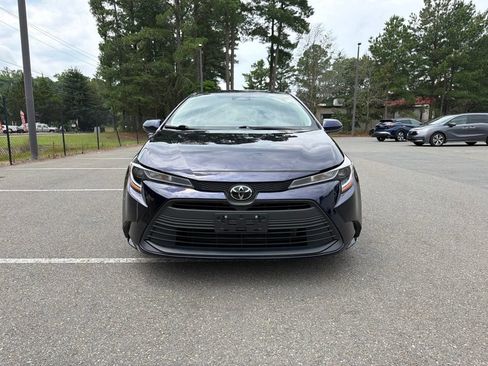 Used 2023 Toyota Corolla LE w/ Carpet Mat Package (TMS) FWD image 3