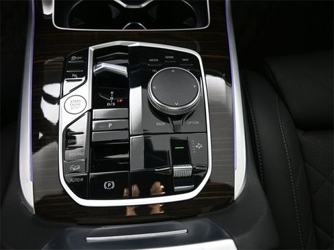 Certified 2023 BMW X7 xDrive40i w/ M Sport Package image 3