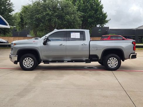Used 2025 Chevrolet Silverado 2500 LTZ w/ LTZ Convenience Package AWD/4WD image 12