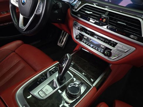 Used 2016 BMW 750i RWD image 40