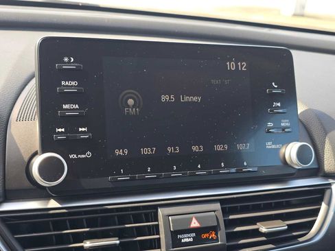 Used 2018 Honda Accord LX image 27