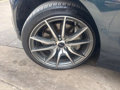 Used 2025 Genesis G70 2.5T image 10