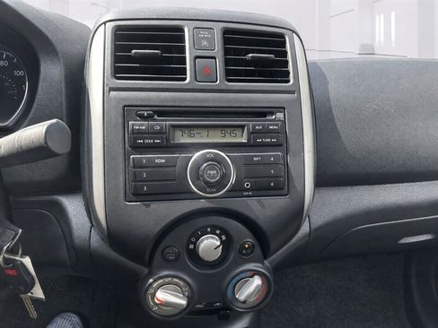 Used 2012 Nissan Versa SV FWD image 15