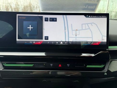 Used 2026 BMW 530i xDrive w/ Executive Package image 15