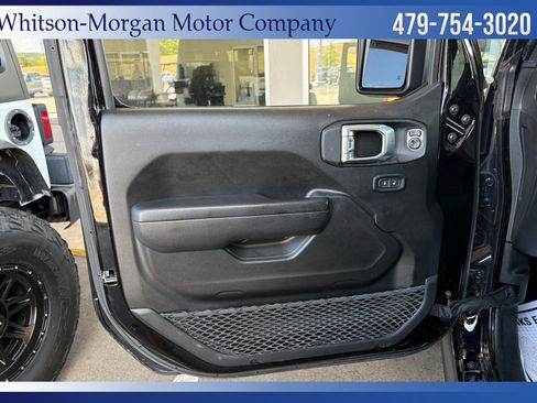 Used 2022 Jeep Gladiator Mojave w/ Cold Weather Group image 11