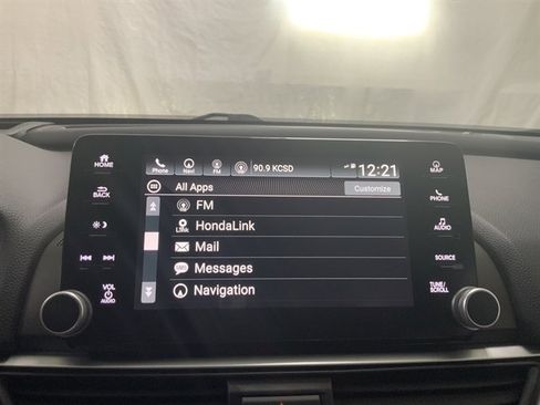 Used 2019 Honda Accord Touring image 39