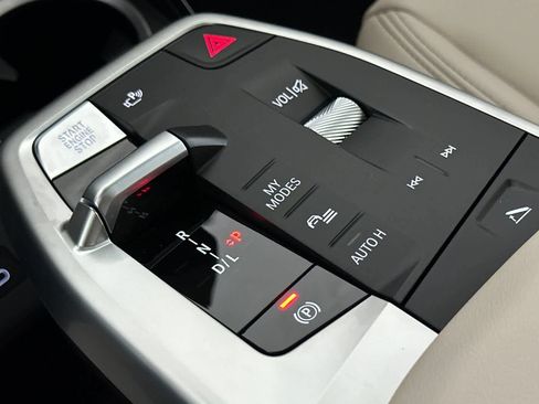 Used 2025 BMW X2 xDrive28i w/ Technology Package image 22