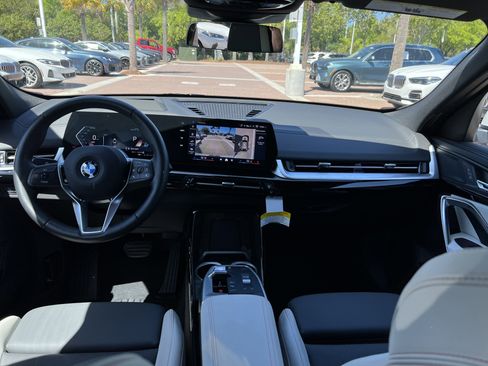Used 2025 BMW X2 xDrive28i image 29