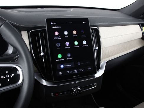 New 2026 Volvo XC90 B6 Plus w/ Protection Package image 6