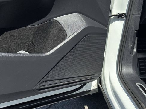 Certified 2023 Volkswagen Tiguan SE R-Line FWD image 22
