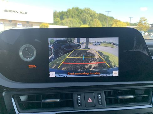 Used 2025 Lexus ES 350 w/ Premium Package FWD image 25