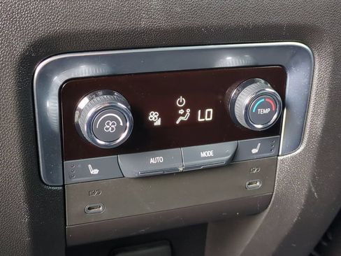 Used 2025 Chevrolet Tahoe Premier AWD/4WD image 18