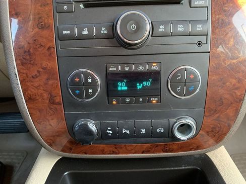 Used 2011 Chevrolet Silverado 2500 LTZ w/ LTZ Plus Package image 23