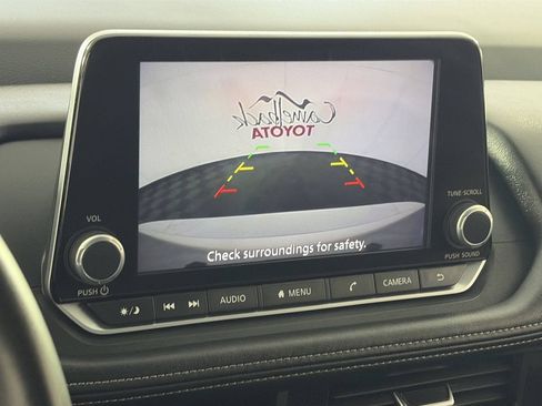 Used 2025 Nissan Rogue SV AWD/4WD image 17