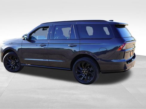 Used 2025 Lincoln Navigator Reserve w/ Jet Appearance Package AWD/4WD image 8