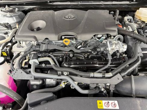 Used 2025 Toyota Camry SE w/ Convenience Package FWD image 40