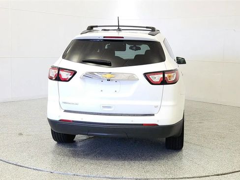 Used 2017 Chevrolet Traverse LT w/ Style and Technology Package FWD image 7