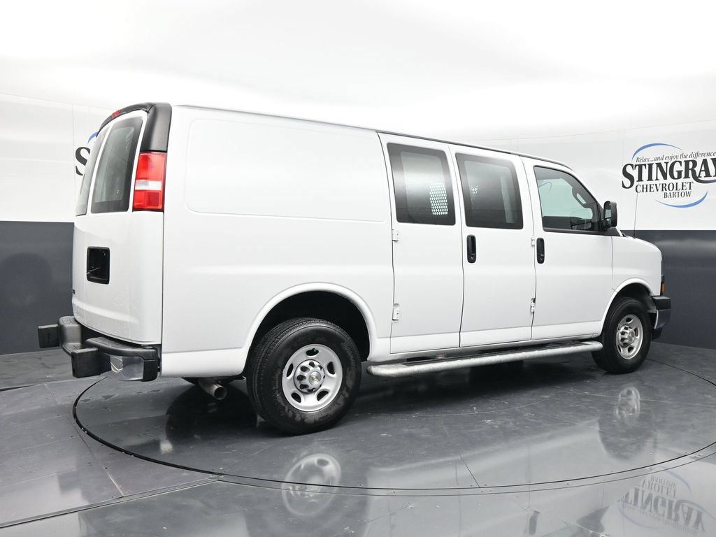 Used 2025 Chevrolet Express 2500 w/ Driver Convenience Package RWD image 9