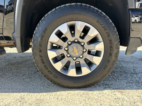 Certified 2024 Chevrolet Silverado 2500 Custom w/ Custom Convenience Package AWD/4WD image 13