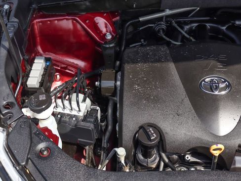 Used 2019 Toyota Highlander XLE image 11