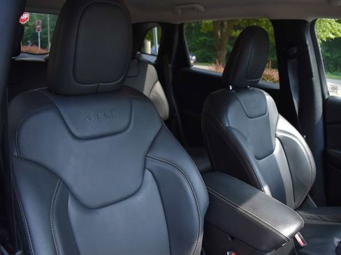 Used 2018 Jeep Cherokee Limited AWD/4WD image 43