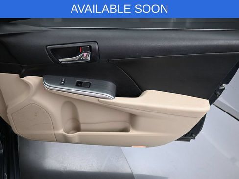 Used 2014 Toyota Camry LE FWD image 32
