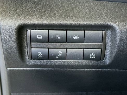 Used 2023 Nissan Kicks S image 11