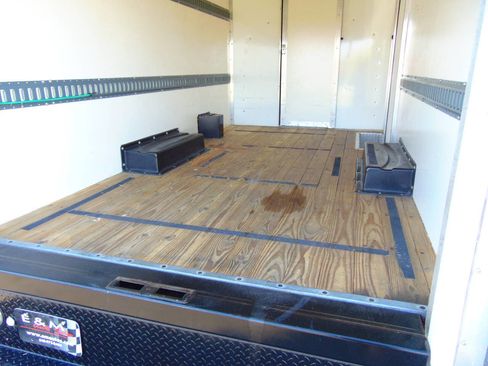 Used 2022 GMC Savana 3500 w/ Power Convenience Package image 17