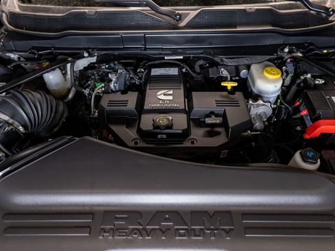 Used 2024 RAM 3500 Limited w/ Safety Group image 35