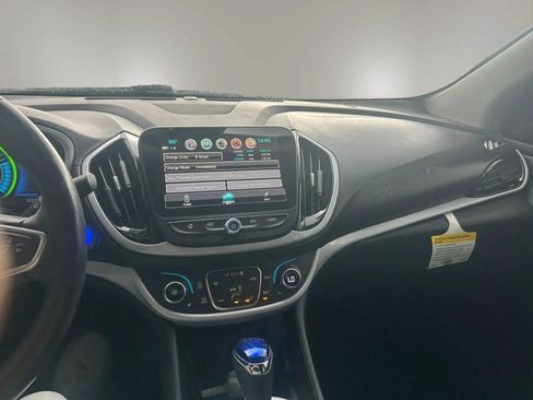 Used 2018 Chevrolet Volt LT w/ Comfort Package FWD image 10