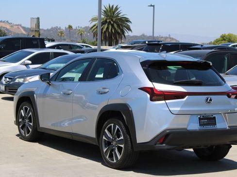 Certified 2025 Lexus UX 300h FWD image 18