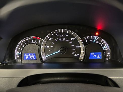 Used 2014 Toyota Camry SE FWD image 23