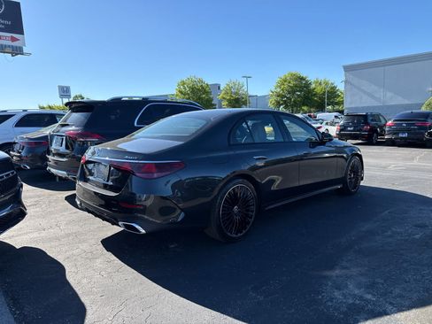 Used 2026 Mercedes-Benz E 350 4MATIC Sedan image 4