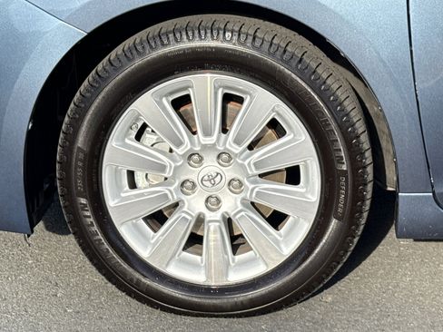 Used 2015 Toyota Sienna Limited Premium FWD image 5