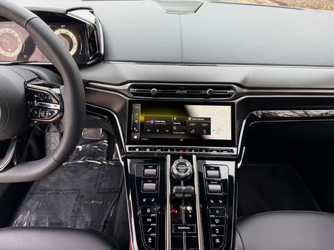 New 2026 Aston Martin V8 Vantage S image 10