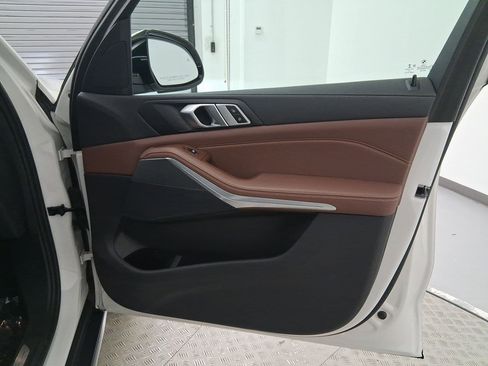 Used 2023 BMW X5 sDrive40i w/ Climate Comfort Package image 33