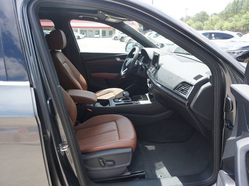 Used 2023 Audi Q5 2.0T Premium w/ Convenience Package AWD/4WD image 17