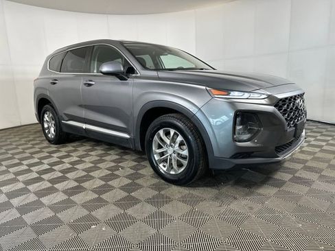 Used 2020 Hyundai Santa Fe SE image 2