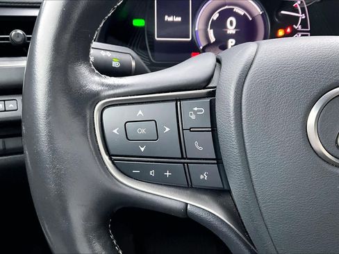 Used 2019 Lexus UX 250h w/ Premium Package image 23