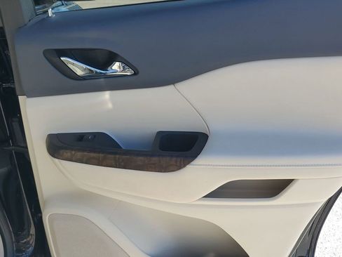 Used 2021 GMC Acadia Denali w/ Denali Technology Package image 44