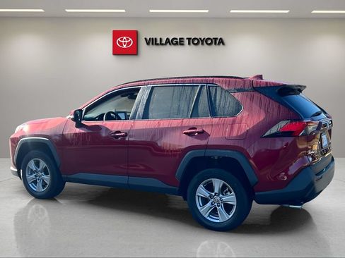 Certified 2022 Toyota RAV4 XLE w/ Convenience Package FWD image 3