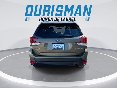 Used 2023 Subaru Forester Premium image 7