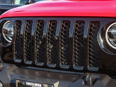 Used 2022 Jeep Gladiator Sport image 5