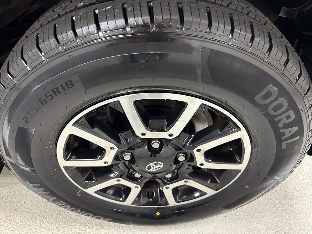 Used 2015 Toyota Tundra SR5 w/ TRD Off Road Package AWD/4WD image 9