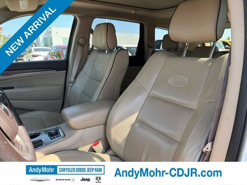 Used 2017 Jeep Grand Cherokee Overland AWD/4WD image 11