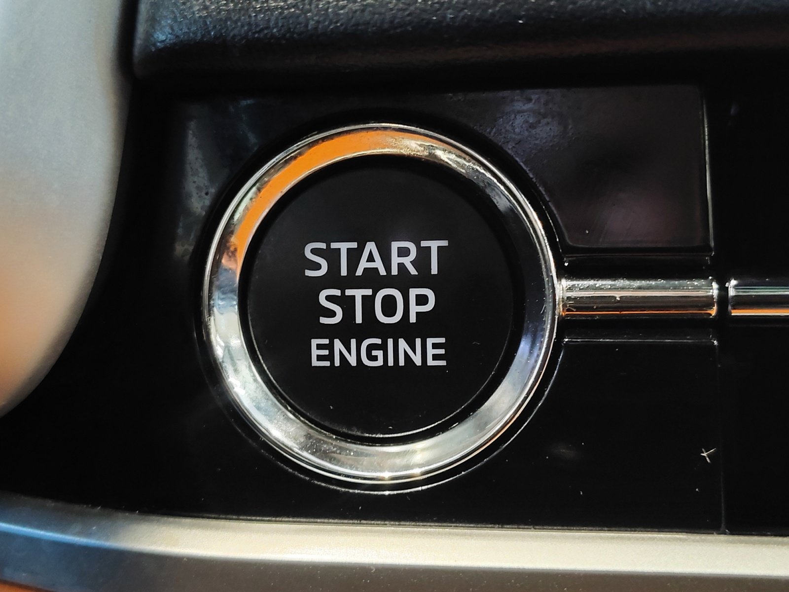 Used 2023 Mitsubishi Outlander SEL FWD image 38