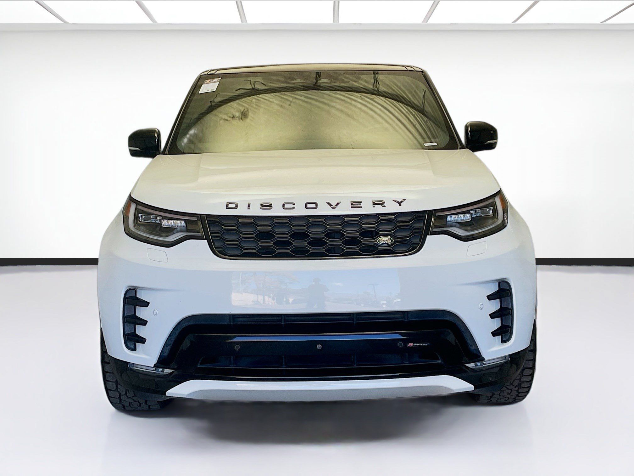 Used 2023 Land Rover Discovery S R-Dynamic AWD/4WD image 2
